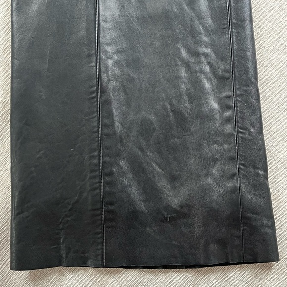 Vintage Y2K Banana Republic 100% Black Leather Flare Pants. Women's Size: 2. - Picture 5 of 14